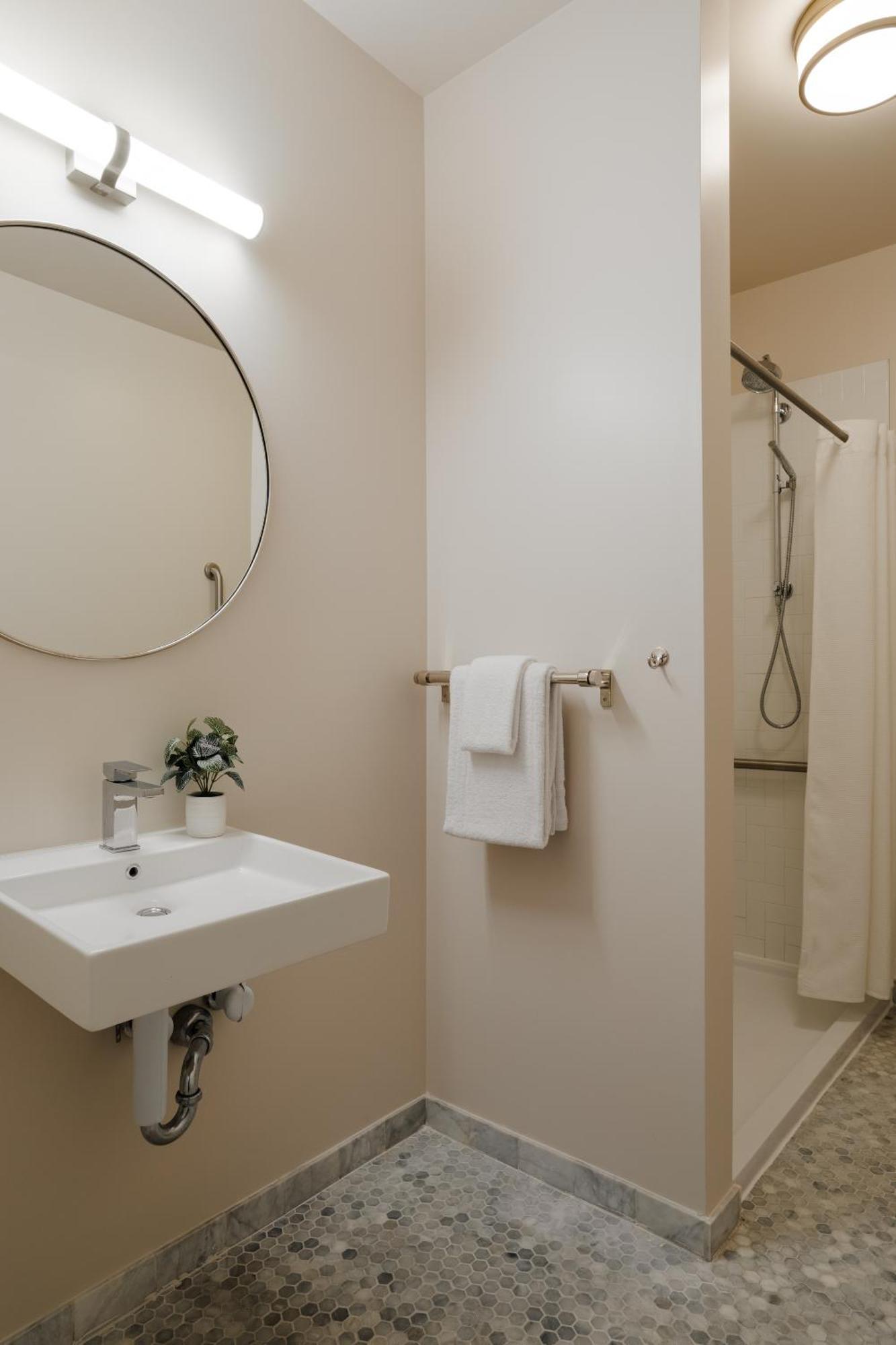 Found Hotel Chicago River North Экстерьер фото